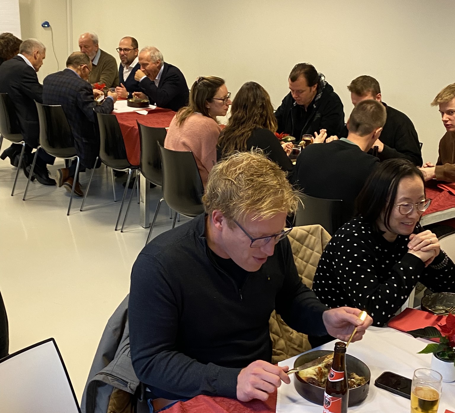 Takeoff Business Hub | Vivalyte | kantoorruimte stockruimte | Netwerkevent Kerstlunch 2024